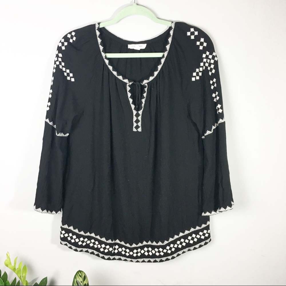 BEACHLUNCHLOUNGE • Black tassel boho blouse SMALL